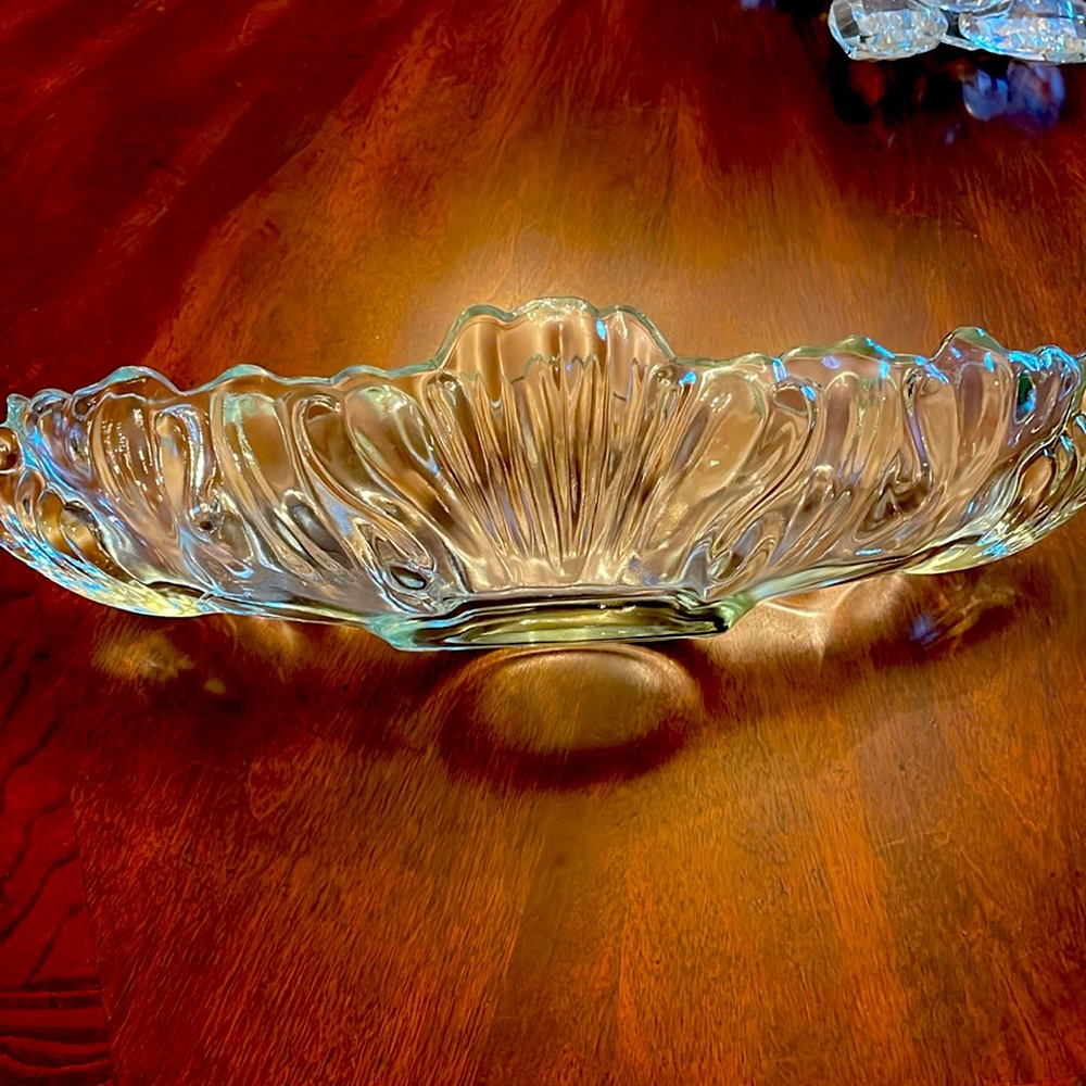 Glass bowl